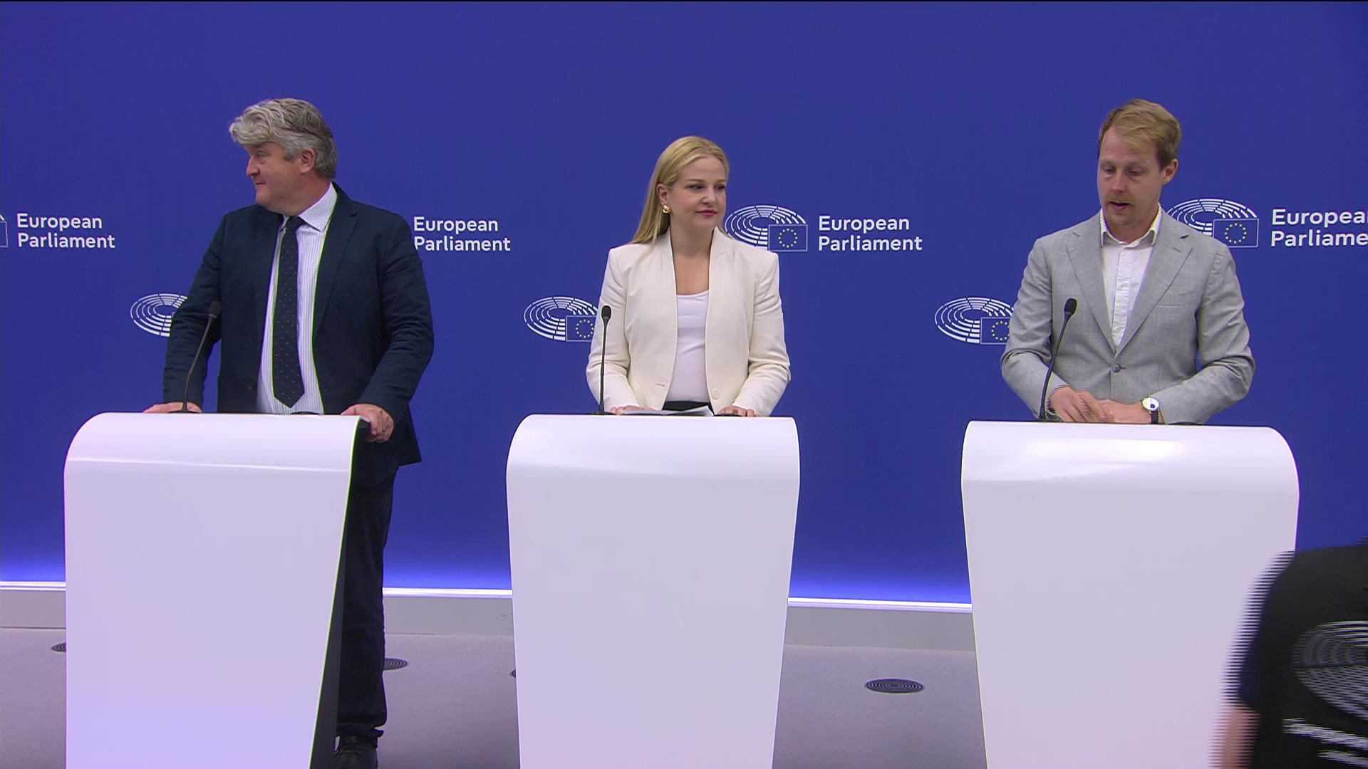 Press conference by Arba KOKALARI (EPP, SE) and Michael MCNAMARA (RE, IE), co-rapporteurs on the AI Omnibus final vote
